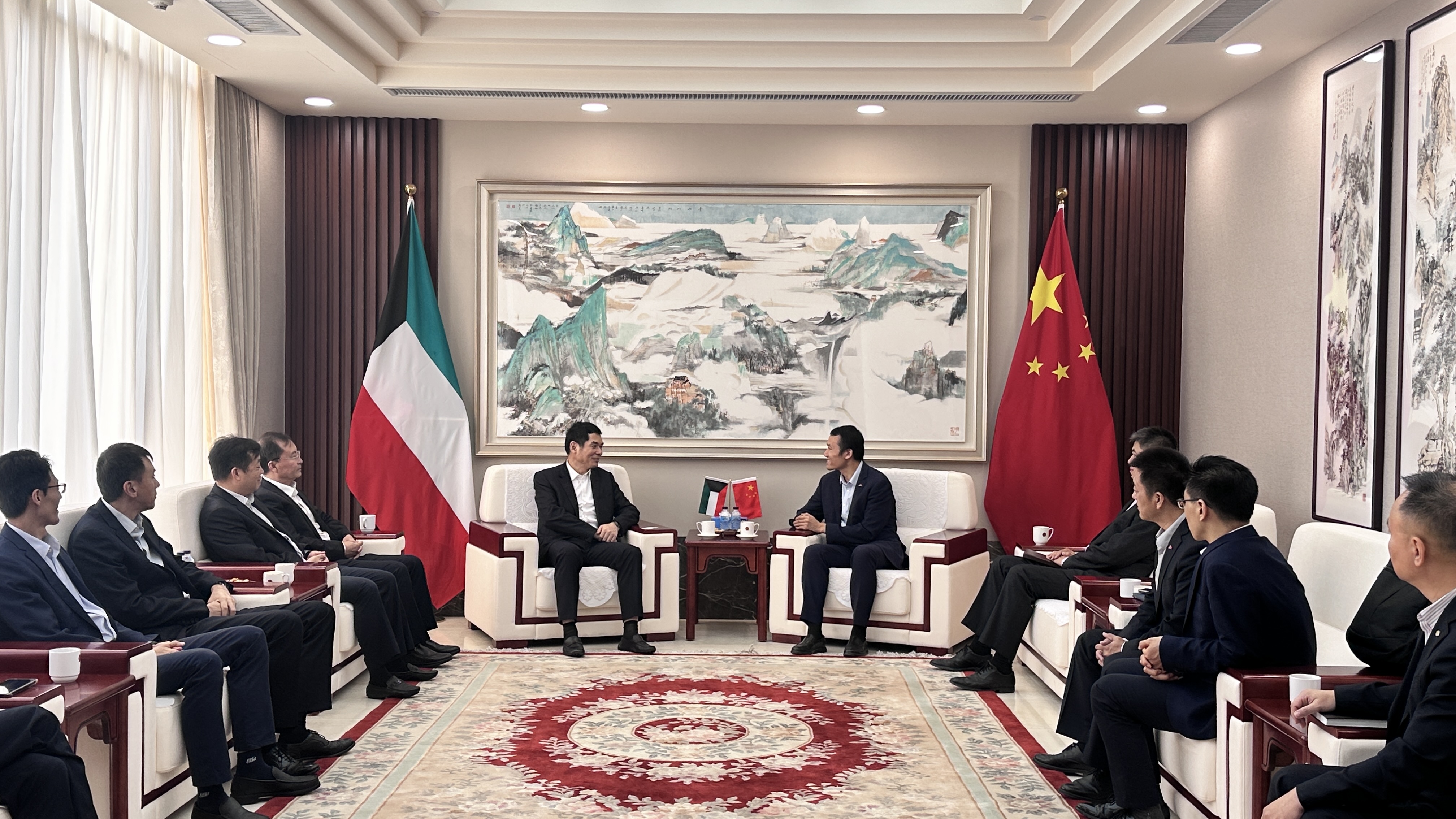1-拜会中国驻科威特使馆临时代办刘翔